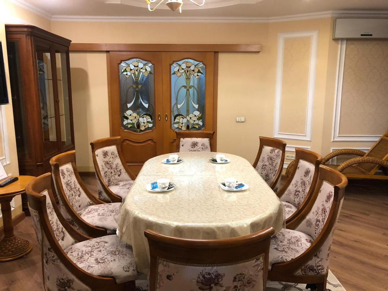 Penthouse With 3-Bedrooms Almaty Bagian luar foto